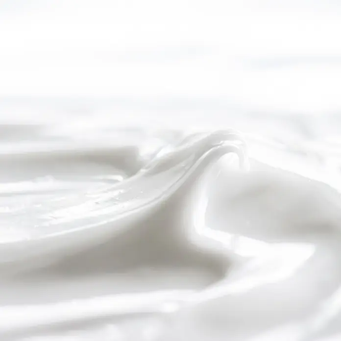 आपल्या केशरचनावर आपल्या त्वचेच्या आरोग्यावर कसा परिणाम होऊ शकतो