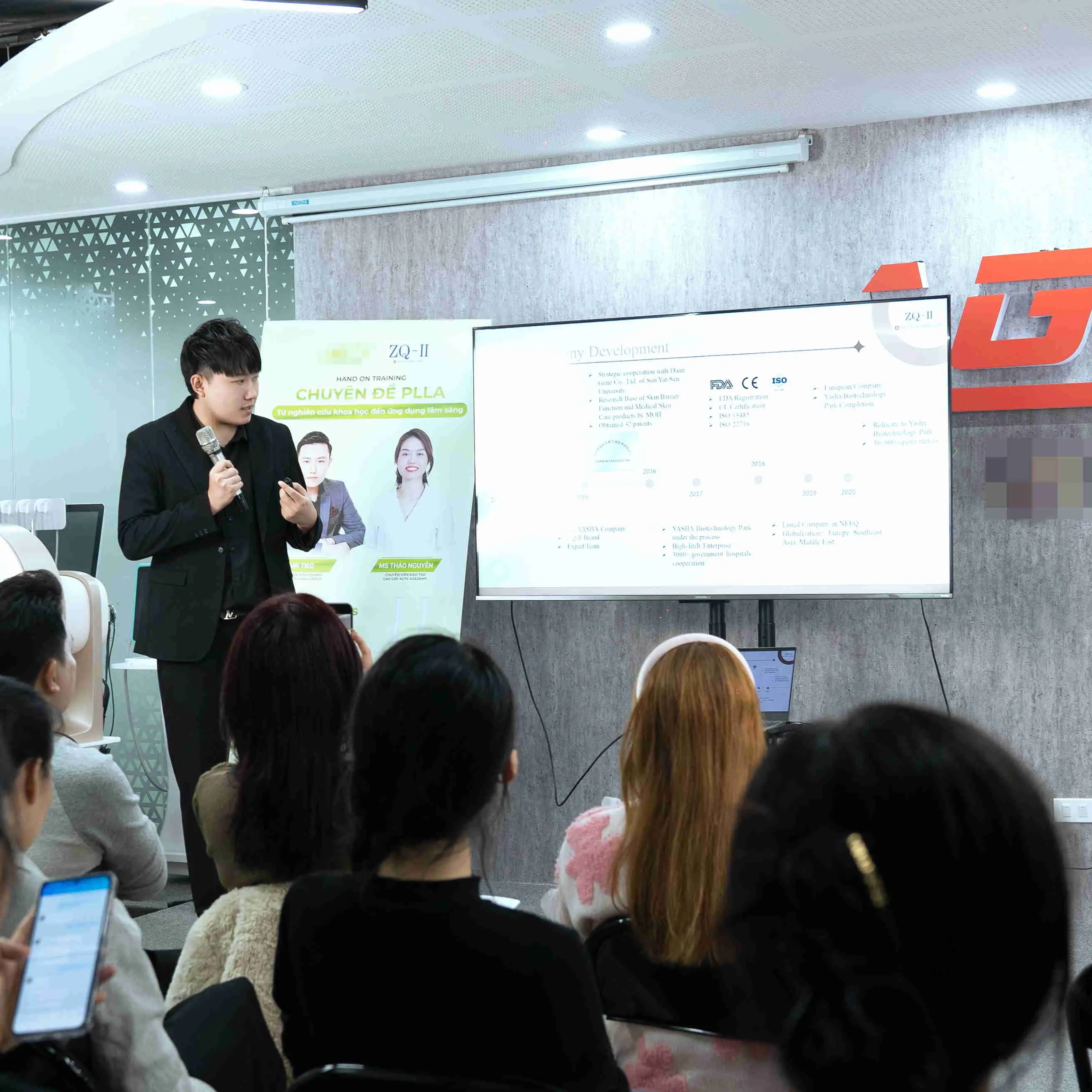 व्हिएतनाममधील झेडक्यू -2 शैक्षणिक एक्सचेंज